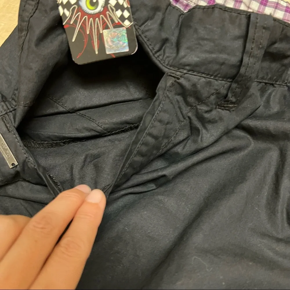 Von Dutch Rare Reversible Cargo Shorts Black / Purple